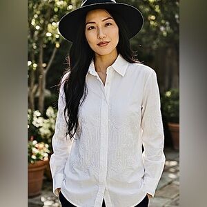 Motto Your Style Mantra White Embroidered Button-Down Shirt